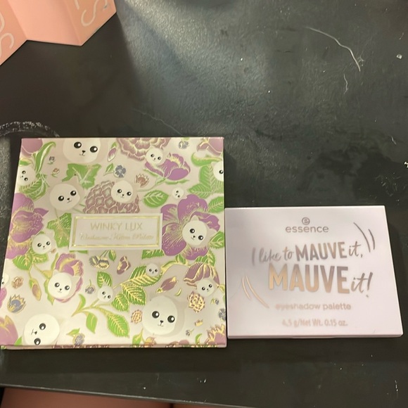 2 Eyshadow Palletes - Picture 1 of 3